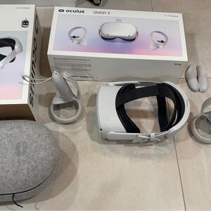 Oculus Quest 2 + Elite Strap with Battery & Carrying Case + Kiwi Controller Grip